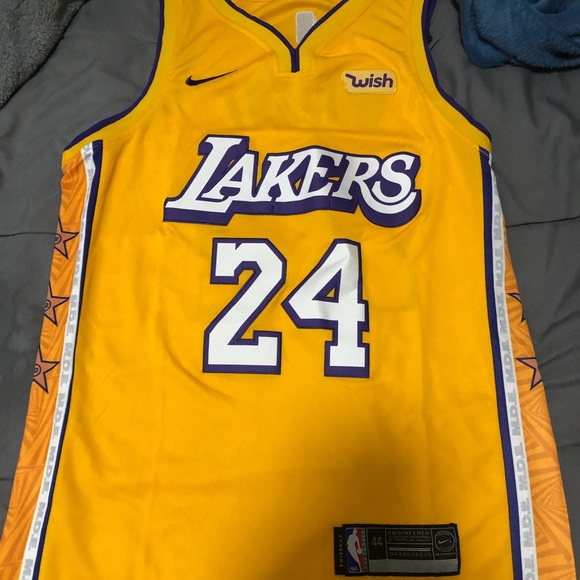 Kobe Bryant Jersey - Picture 1 of 4